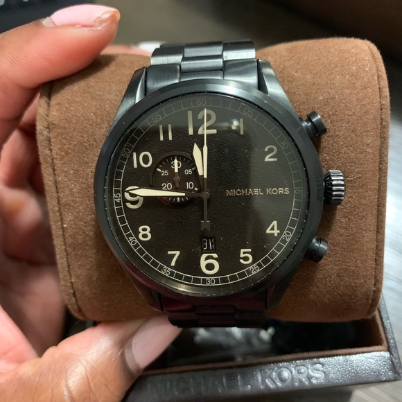 Men’s Micheal Kors watch - Picture 3 of 3